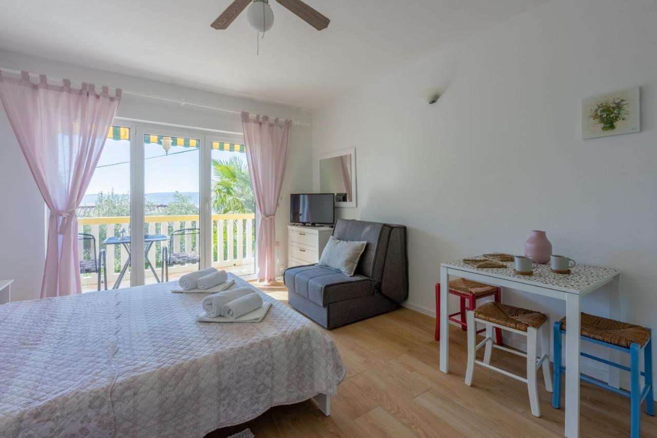 Apartments Neno Crikvenica Exterior photo